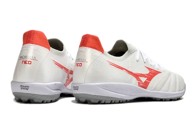 Mizuno أحذية كرة القدم أبيض أحمر منخفضة مربوطة بالأربطة بطبقة شبكية اصطناعية للعشب 5
