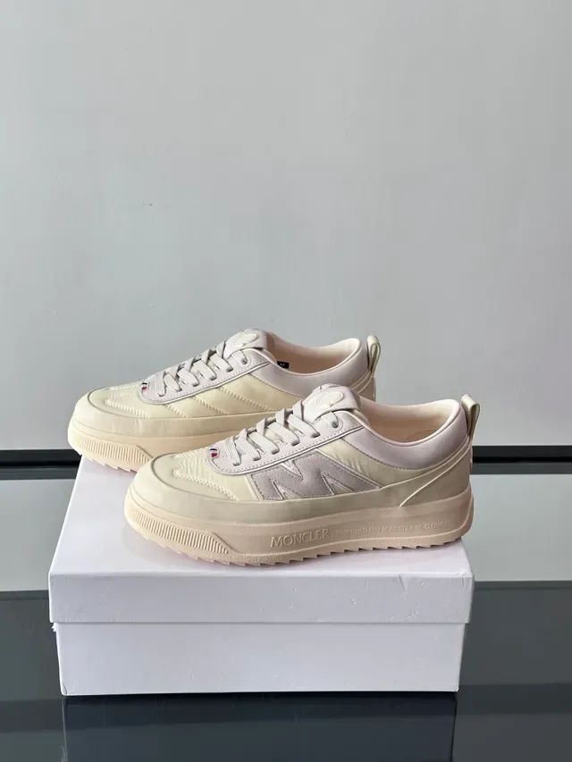 Moncler Beige Argenté Nylon Supérieur Matelassé Oversized Logo Métallique M Lifestyle Sneakers 5