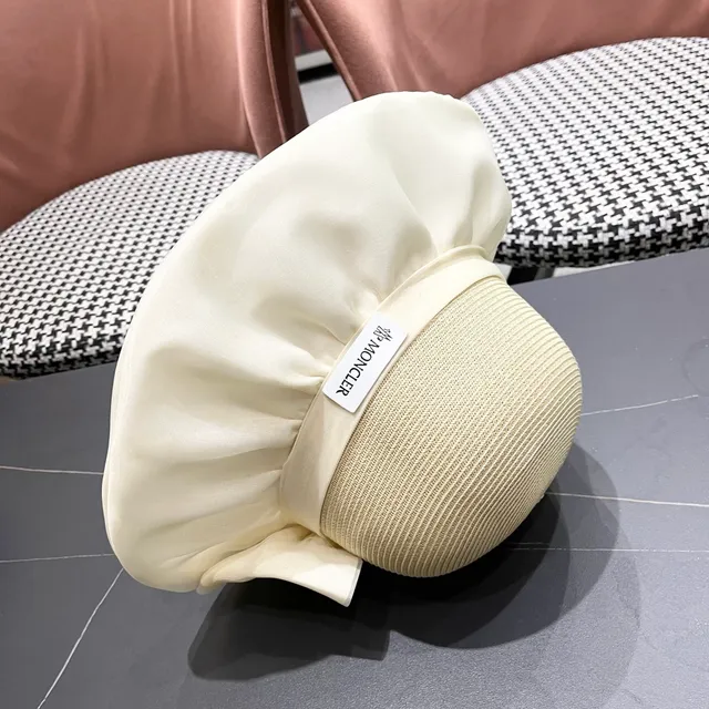 Moncler بيج قبعة سلة بحافة القماش المطوية وتاج منسوج مثل القش 2