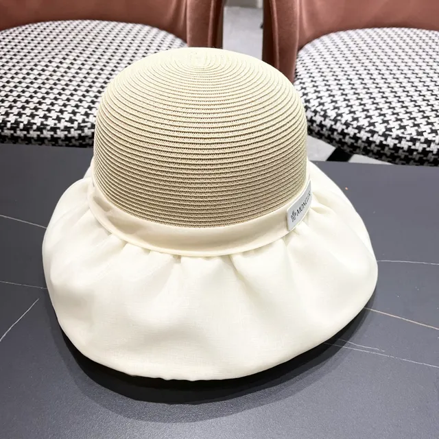 Moncler بيج قبعة سلة بحافة القماش المطوية وتاج منسوج مثل القش 8