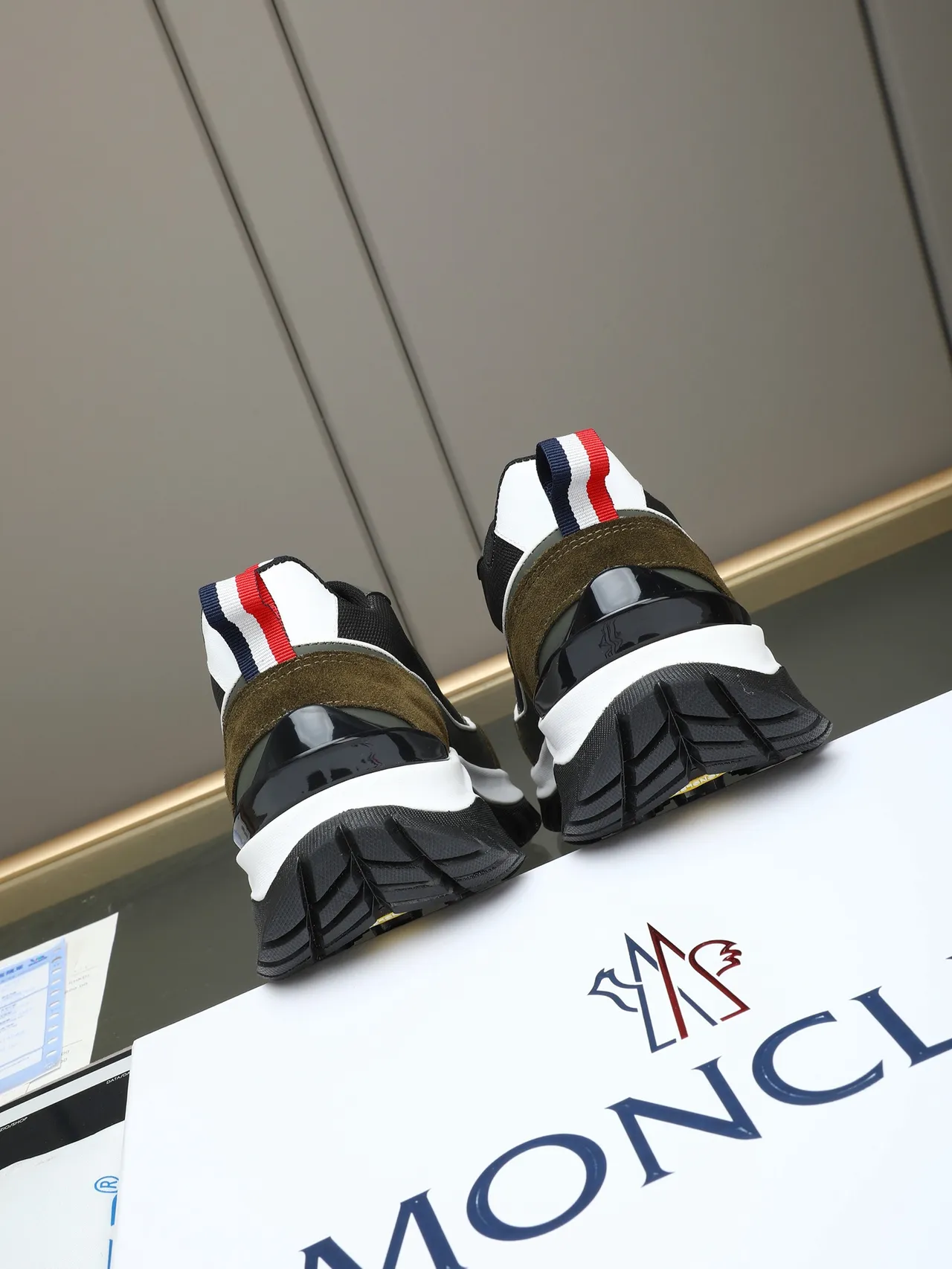 Moncler Sneakers Lifestyle Vert Militaire Marron Haut Malla-Suede Stratifié Semelle Épaisse Sculptée Sneakers Lifestyle 3