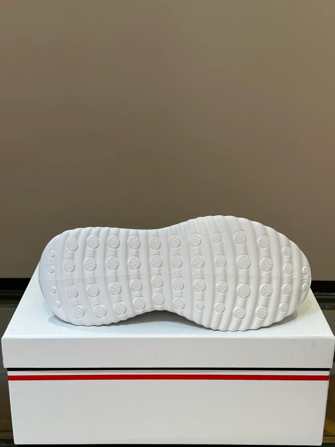 Moncler Lifestyle Sneaker Blanc Noir Tissu tricoté Sans lacets Fermeture Toggle Lifestyle Sneakers 3