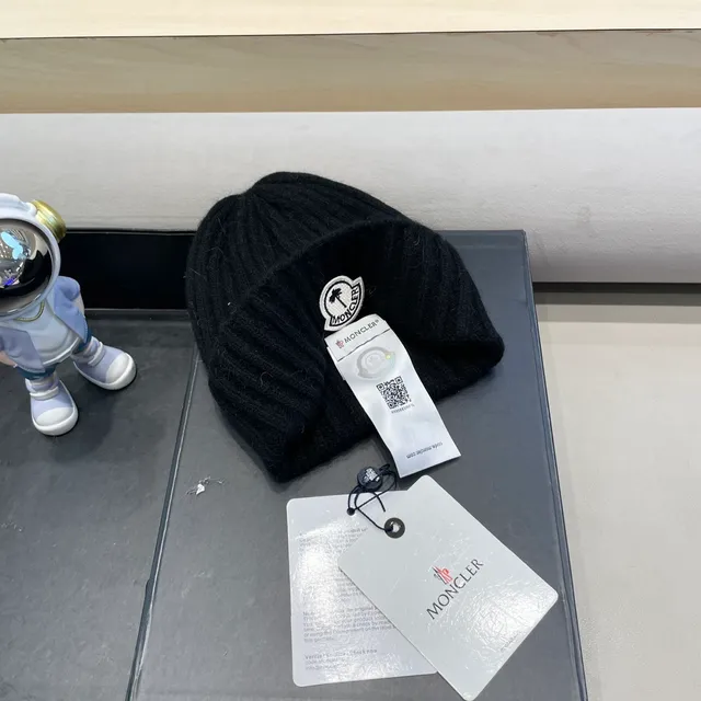 Moncler Logo Patch Black Ribbed Knit Beanie 2