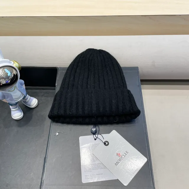 Moncler Logo Patch Black Ribbed Knit Beanie 4