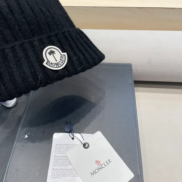 Moncler Logo Patch Black Ribbed Knit Beanie 7
