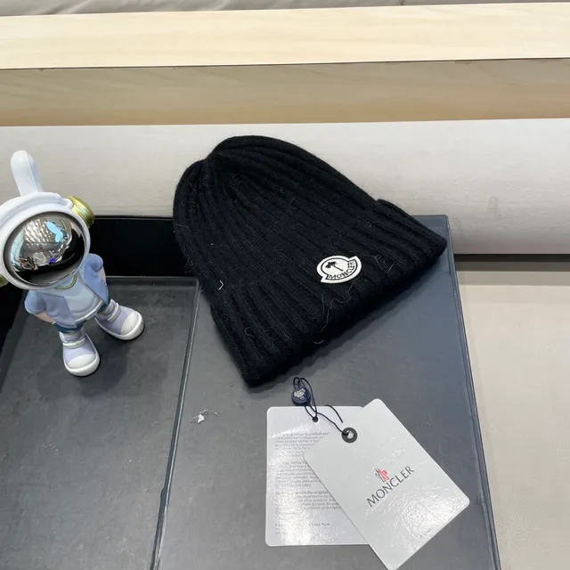 Moncler Logo Patch Black Ribbed Knit Beanie 8