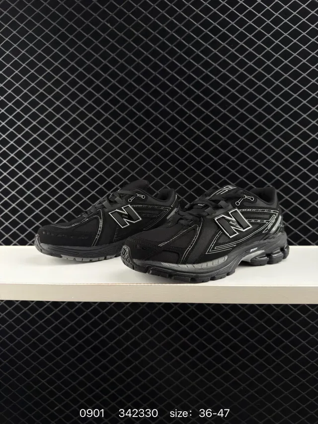 New Balance 2002R Black Silver Retro Running Silhouette Layered Synthetic Overlays Lifestyle Sneakers 2
