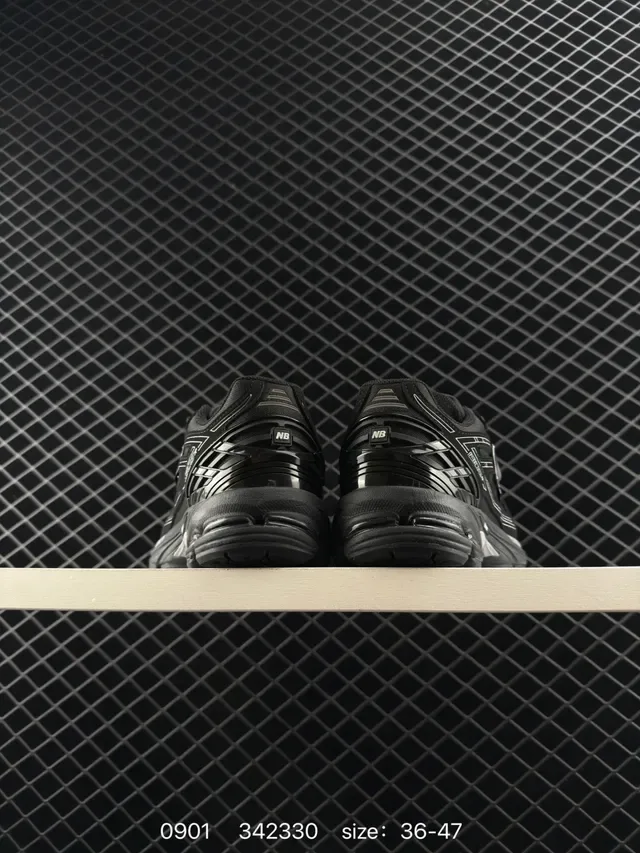 New Balance 2002R Black Silver Retro Running Silhouette Layered Synthetic Overlays Lifestyle Sneakers 3