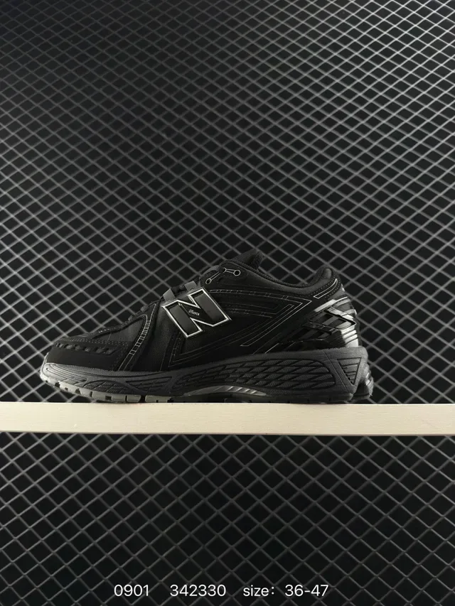 New Balance 2002R Black Silver Retro Running Silhouette Layered Synthetic Overlays Lifestyle Sneakers 5
