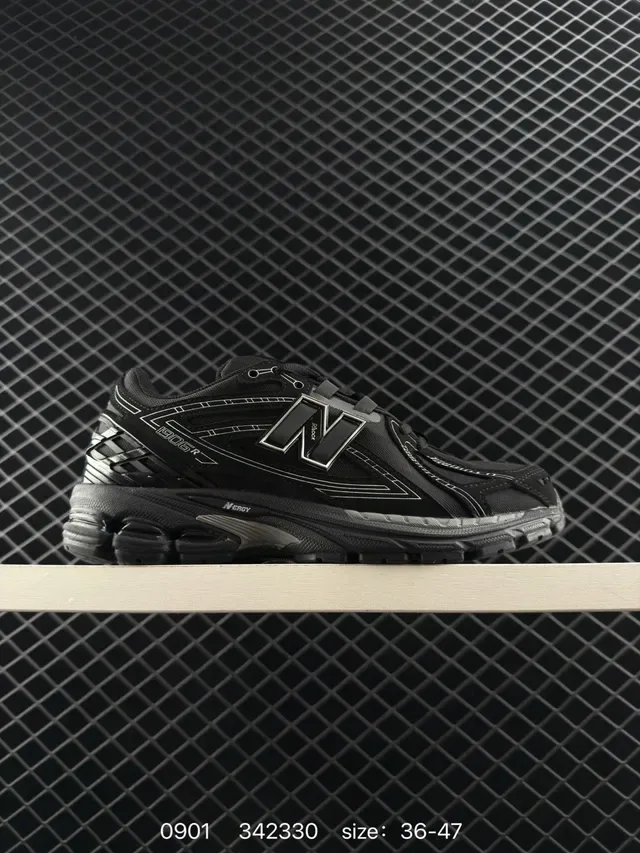 New Balance 2002R Black Silver Retro Running Silhouette Layered Synthetic Overlays Lifestyle Sneakers 6