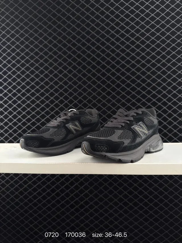 New Balance 2010 Baskets lifestyle noires et grises 2