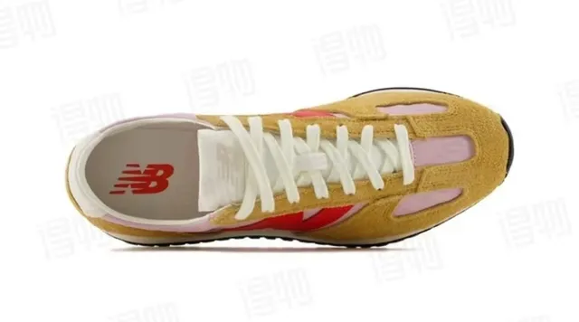 New Balance 327 Jaune moutarde Rose Rouge Sneakers lifestyle 4