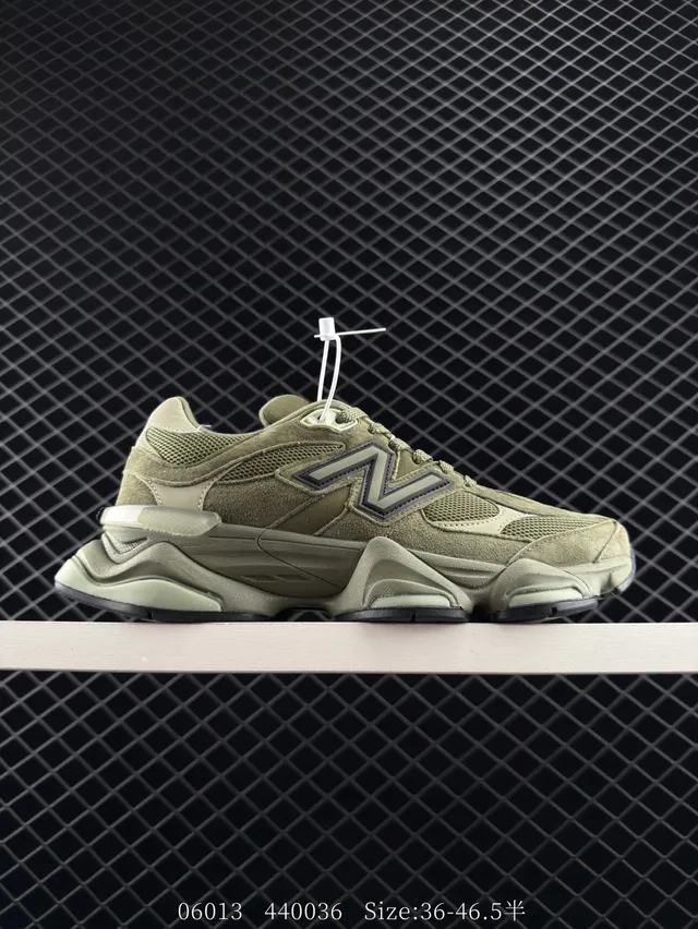 New Balance 9060 Baskets Chunky Vert Armée en Maille et Daim 7