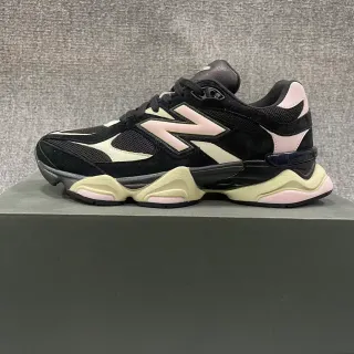 New Balance 9060 Sneakers Chunky Noir Crème Rose