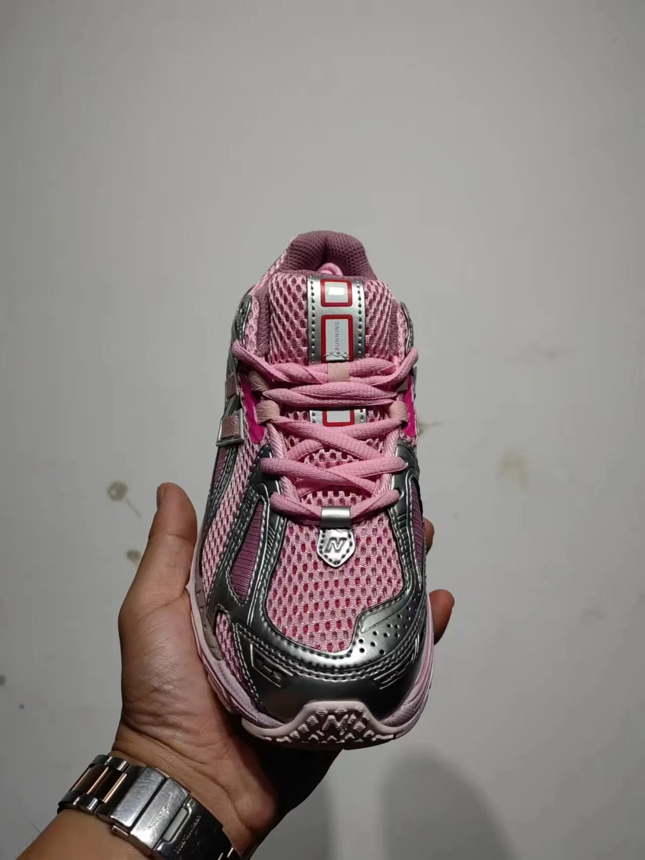 New Balance 9060 rose et argent Chaussures de course 2