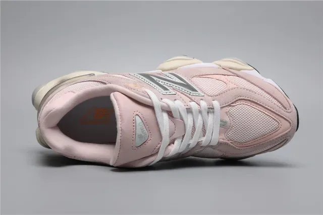 New Balance 9060 Zapatillas Lifestyle Rosa y Blanco 7