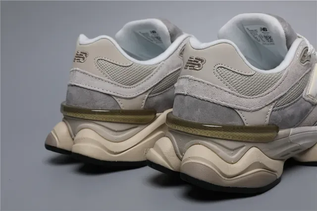 New Balance 9060 Rice White/Gray chaussures lifestyle 2
