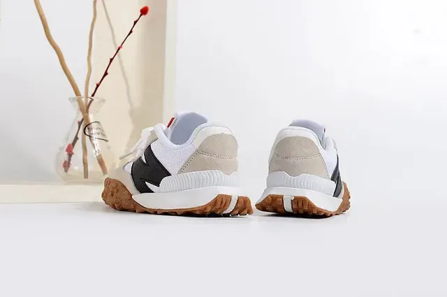 New Balance Chaussures Lifestyle Beige Bleu Rétro Runner Supérieure En Couches 3