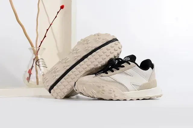 New Balance Chaussures Lifestyle Beige Bleu Rétro Runner Supérieure En Couches 17
