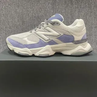 New Balance Beige Violet Semelle Sculptée Maille et Daim Panneaux Sneakers Chunky