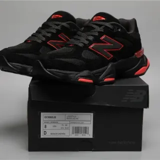 New Balance Black Red Chunky Sculpted Midsole Mesh And Suede Upper Lifestyle Sneakers