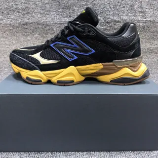 New Balance Black Yellow Chunky Sculpted Midsole Mixed-Material Upper Lifestyle Sneakers