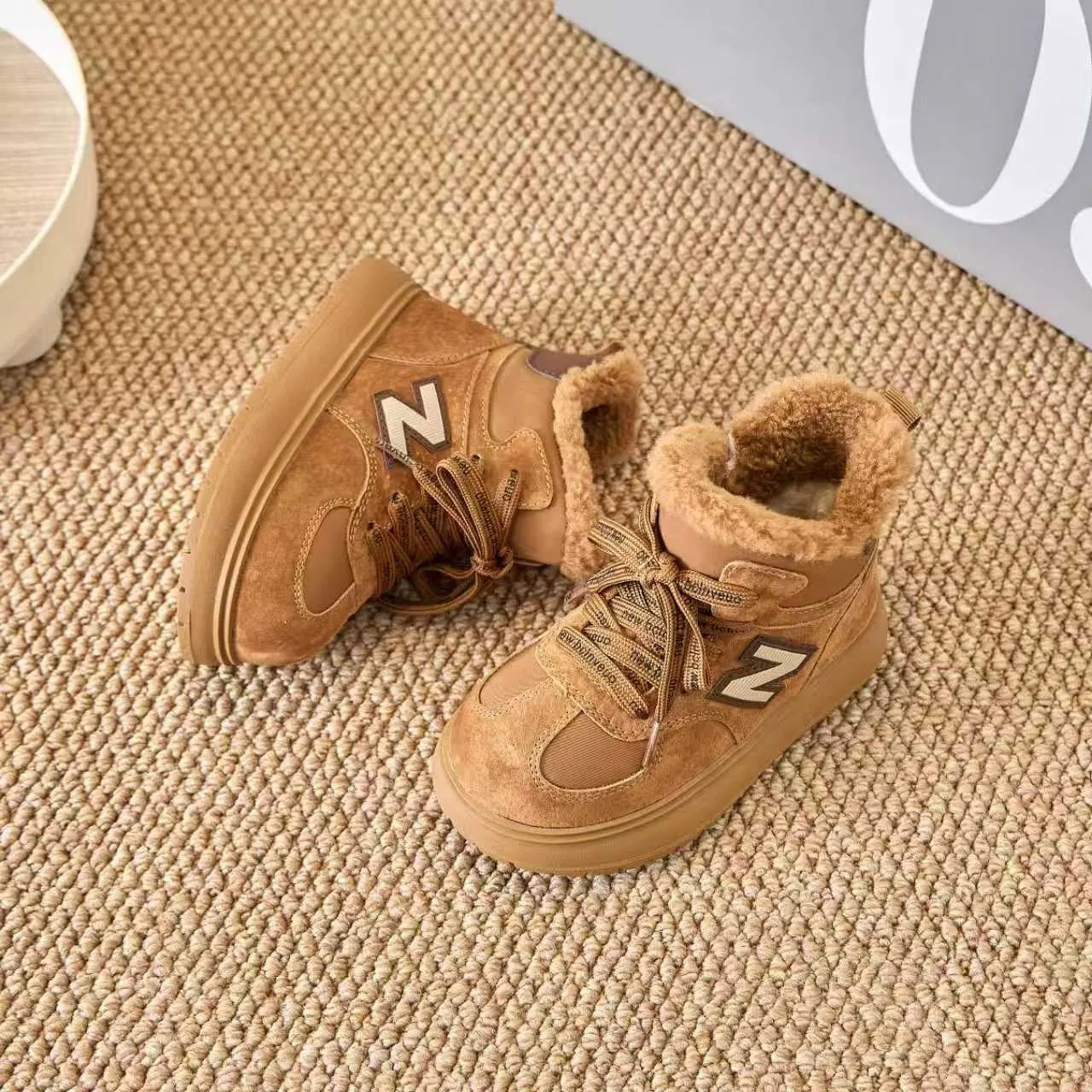 New Balance Marrom Preto Bota de Tornozelo Isolada Parte Superior en camurça similar Bota de Neve 8