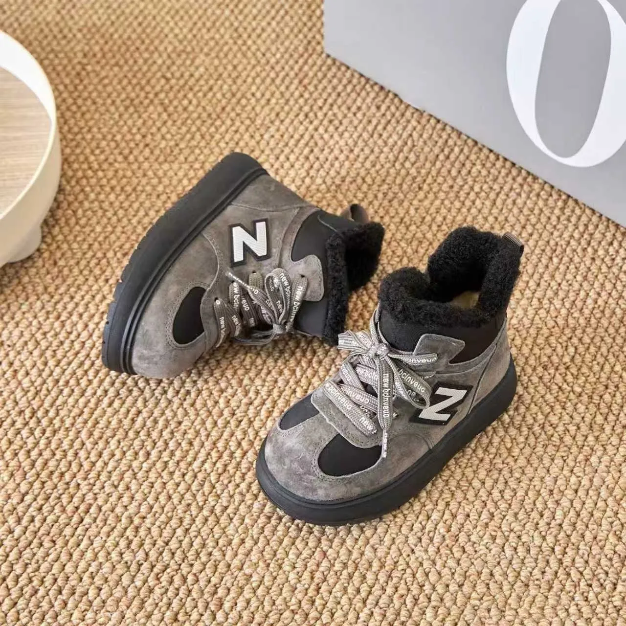 New Balance Marrom Preto Bota de Tornozelo Isolada Parte Superior en camurça similar Bota de Neve 11