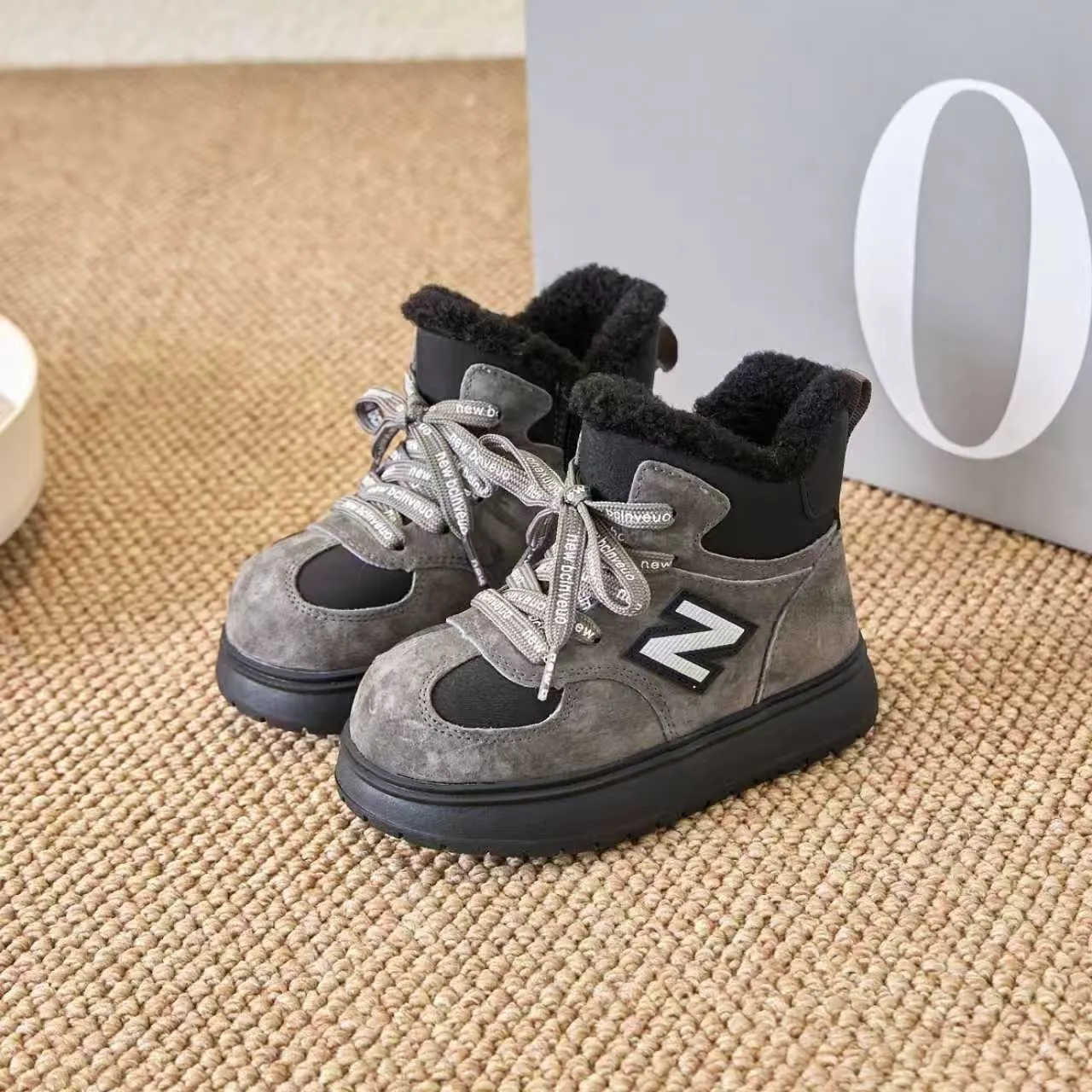 New Balance Marrom Preto Bota de Tornozelo Isolada Parte Superior en camurça similar Bota de Neve 12