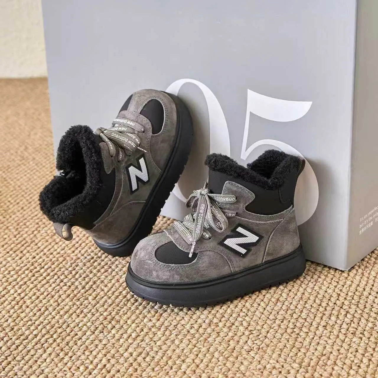 New Balance Marrom Preto Bota de Tornozelo Isolada Parte Superior en camurça similar Bota de Neve 13