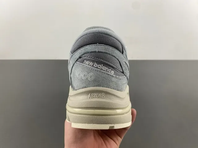 New Balance Tênis Chunky Cinza Bege Sola Media Camurça Malha 4