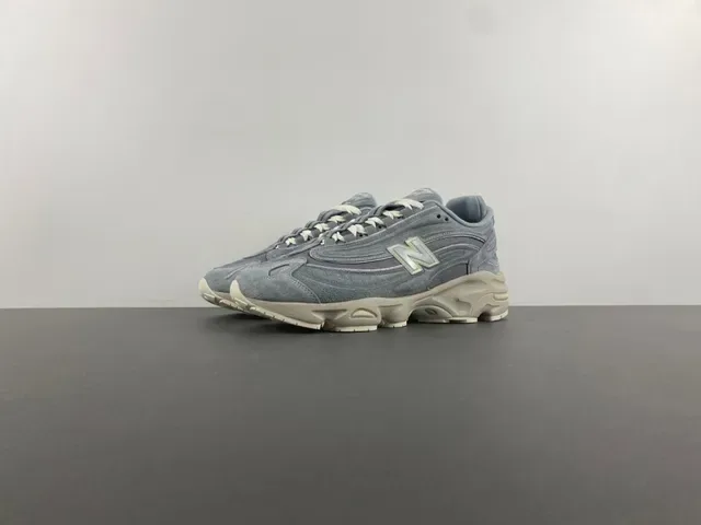 New Balance Tênis Chunky Cinza Bege Sola Media Camurça Malha 10