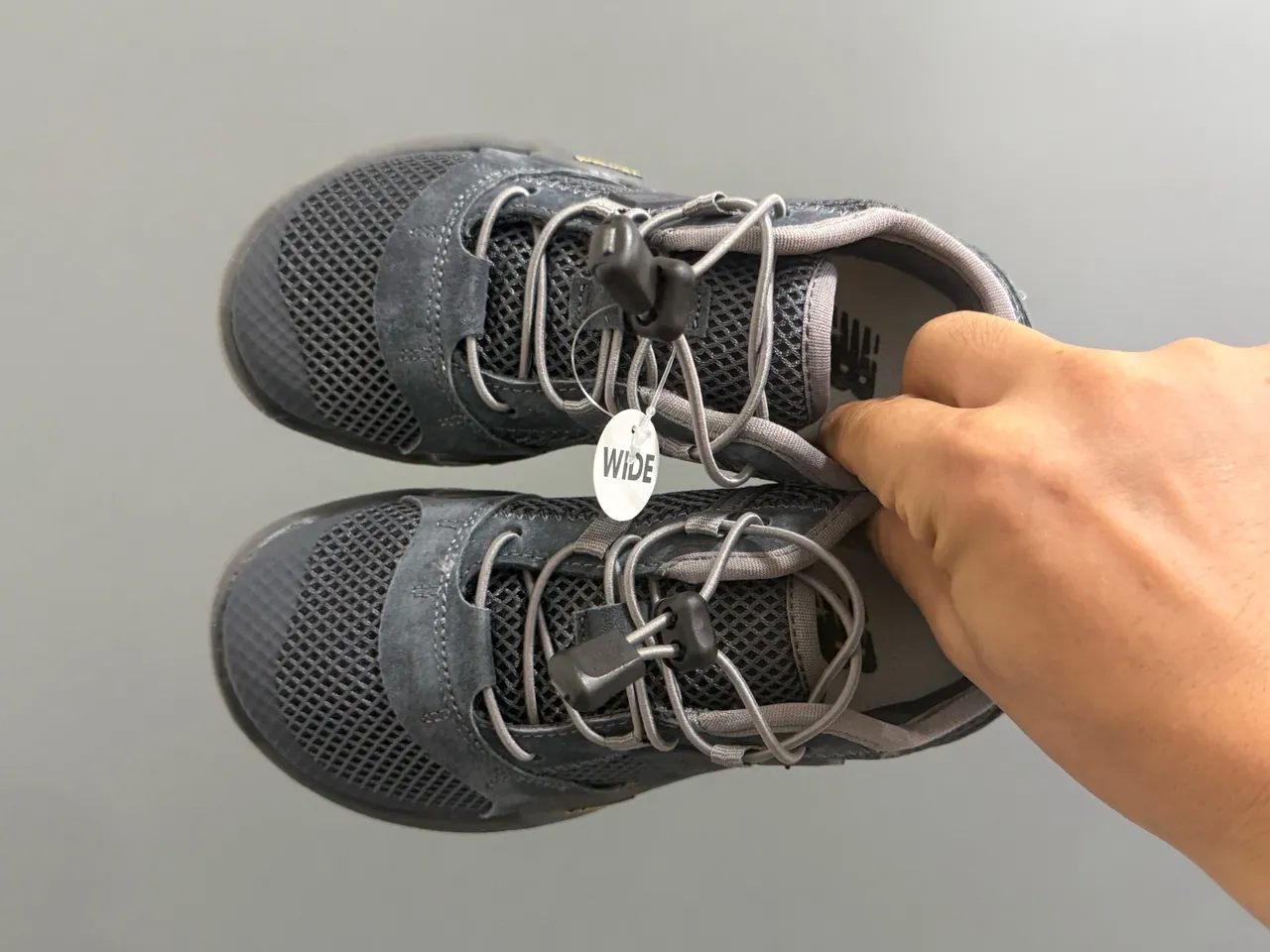 New Balance Gray Black Mesh Upper Toggle Lacing System Running Shoes 20