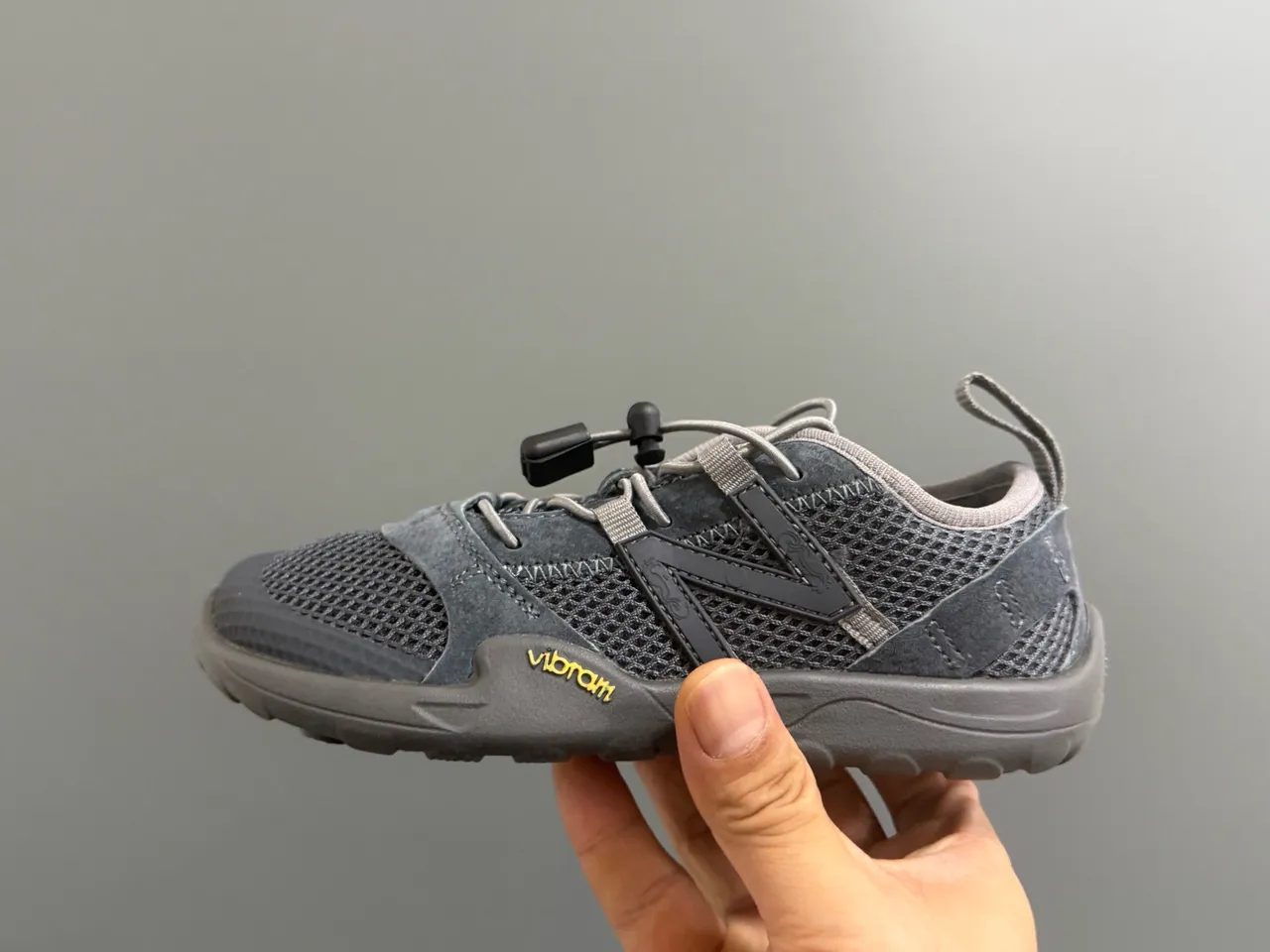 New Balance Gray Black Mesh Upper Toggle Lacing System Running Shoes 23