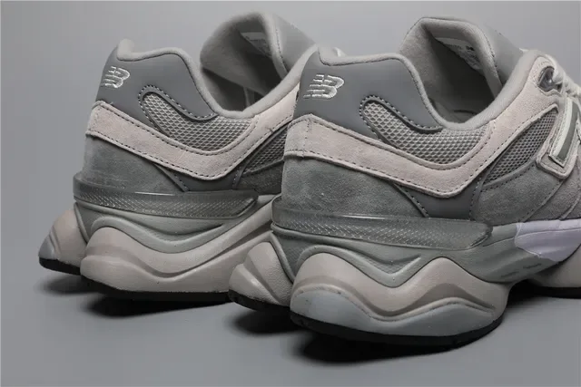 New Balance Gris Blanc Semelle Médiane Sculptée Maille et Daim Tige Sneakers Lifestyle 2