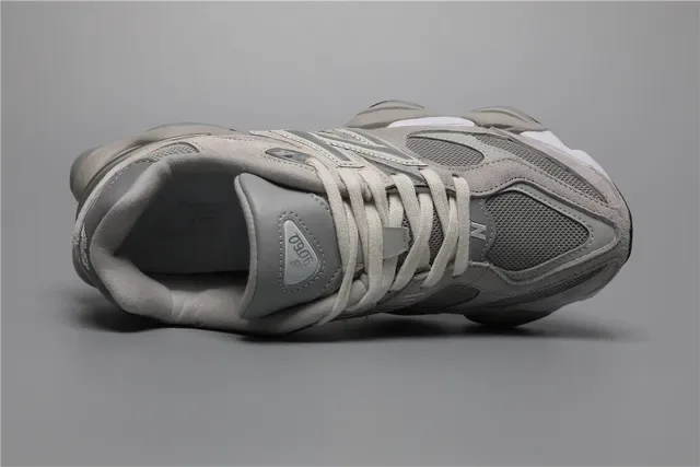 New Balance Gris Blanc Semelle Médiane Sculptée Maille et Daim Tige Sneakers Lifestyle 7