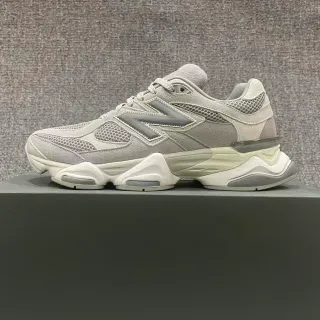 New Balance Gris Blanc Sculpté Semelle médiane Maille Et Daim Hybride Tige Basket Épais