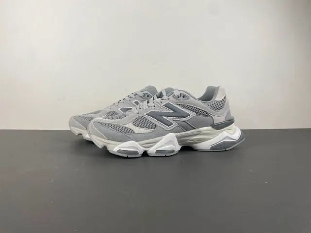 New Balance Cinza Branco Midsole Esculpido Malha E Camurça Superior Tênis Chunky 10