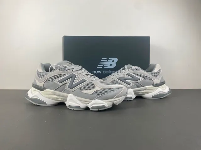 New Balance Cinza Branco Midsole Esculpido Malha E Camurça Superior Tênis Chunky 13