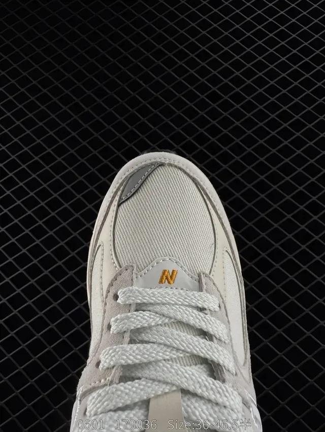 New Balance M2002REC 米色棕色复古跑鞋轮廓 麂皮和网面 生活运动鞋 2