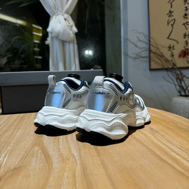 New Balance White Pink Sole Laceless Toggle Closure Chunky Sneakers 8