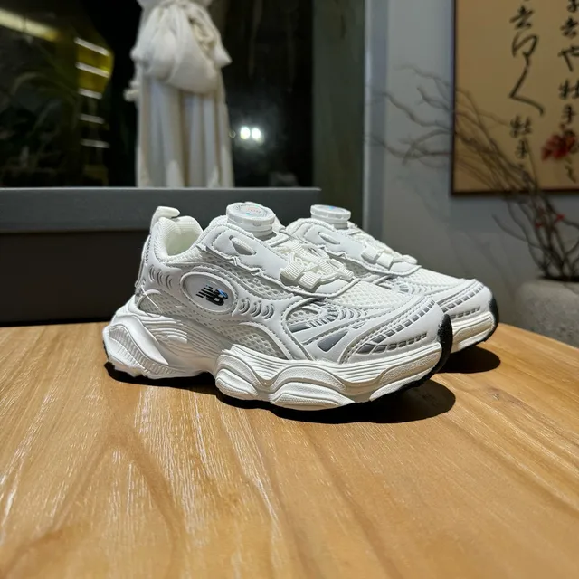 New Balance White Pink Sole Laceless Toggle Closure Chunky Sneakers 15