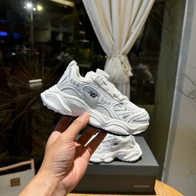 New Balance White Pink Sole Laceless Toggle Closure Chunky Sneakers 16