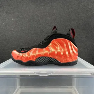 Nike Air Foamposite One चमकदार नारंगी और काला लाइफस्टाइल स्नीकर