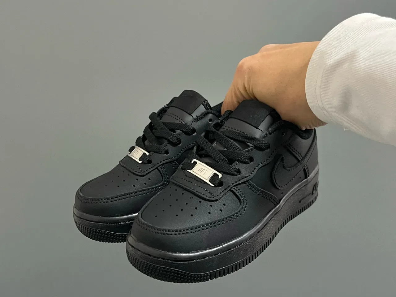 Nike Air Force 1 Black Lifestyle Sneakers 4