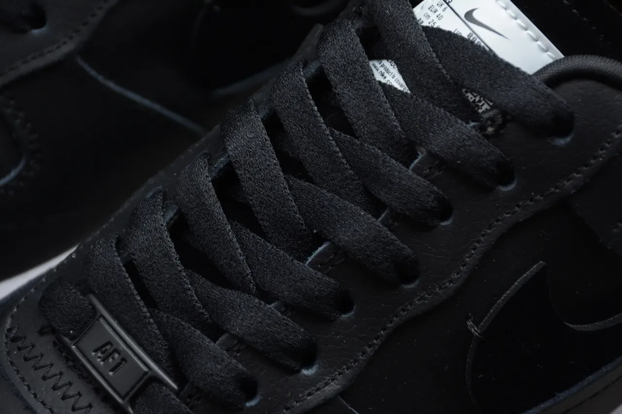 Nike Air Force 1 Black White Mustard Yellow Chaussures lifestyle 8