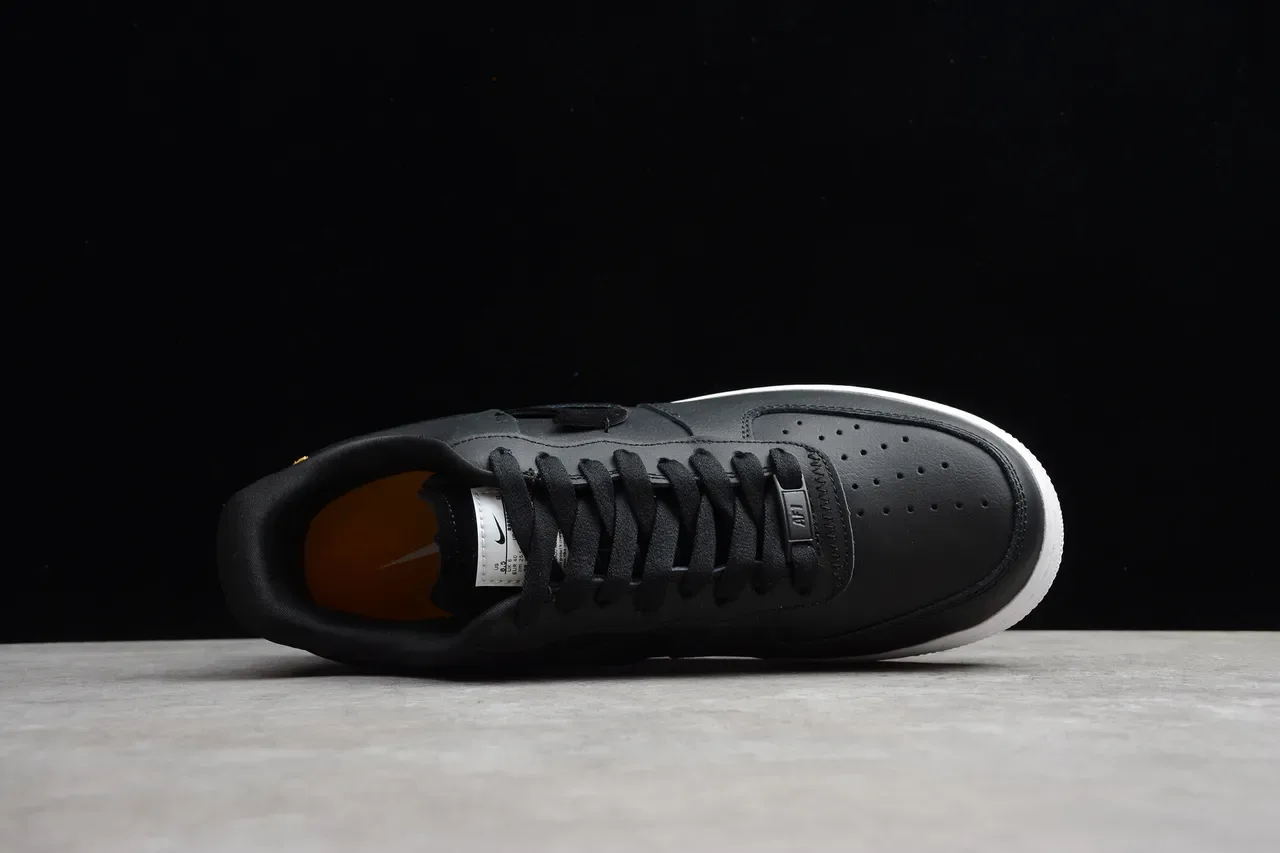 Nike Air Force 1 Black White Mustard Yellow Chaussures lifestyle 13