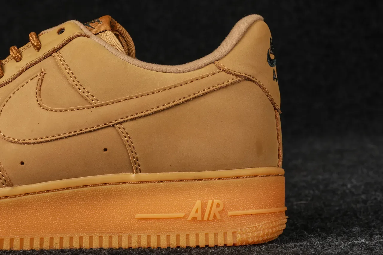 Nike Air Force 1 Tan Nubuck Chaussures Lifestyle 3