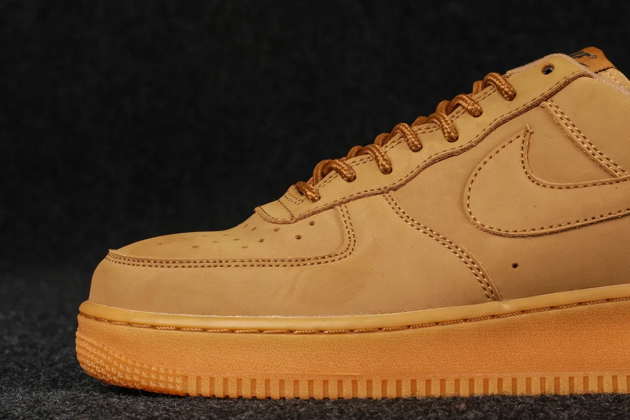 Nike Air Force 1 Tan Nubuck Chaussures Lifestyle 4