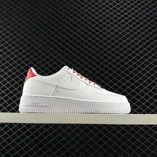 Nike Air Force 1 सफेद और लाल लो-टॉप लाइफस्टाइल स्नीकर